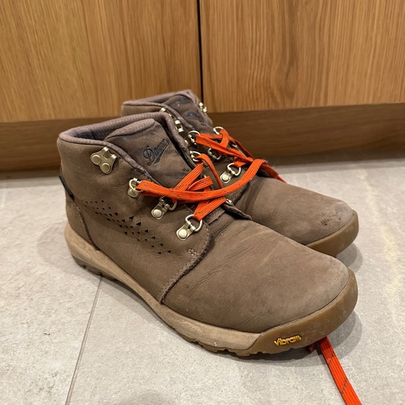 Danner Wmns Chukka Boot - Picture 2 of 3